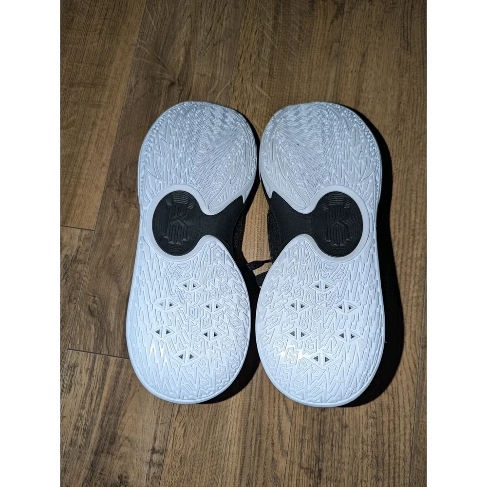 Nike Kyrie Low 5 TB 'Black And White' Mens US 11.5‎ D09617-002